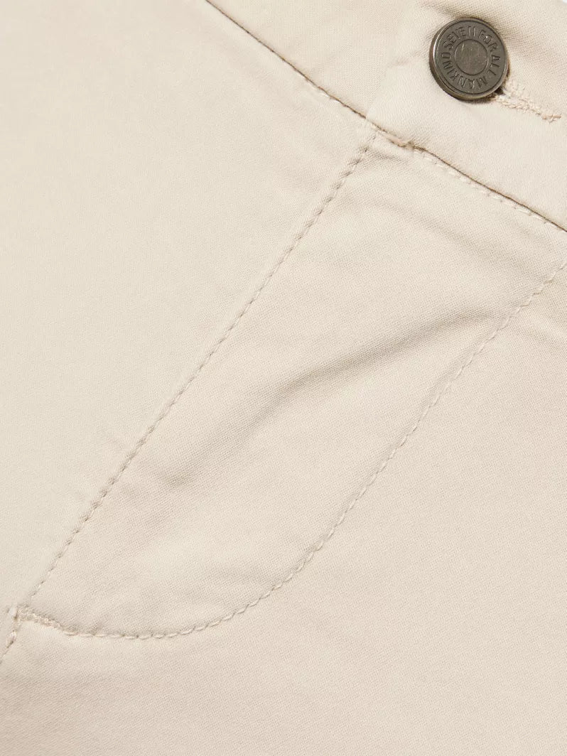7 For All Mankind Luxe Performance Slimmy Stretch Sateen Oat Chino