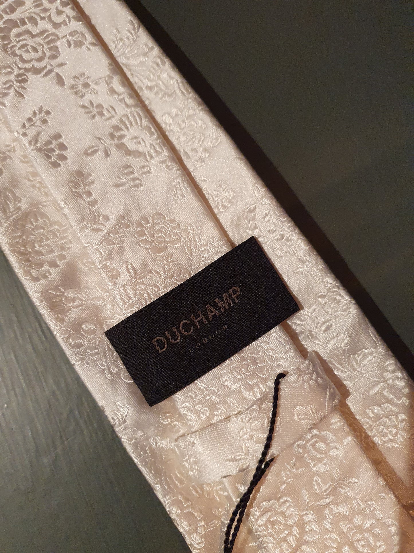 Duchamp Byron Floral Plain White Tie